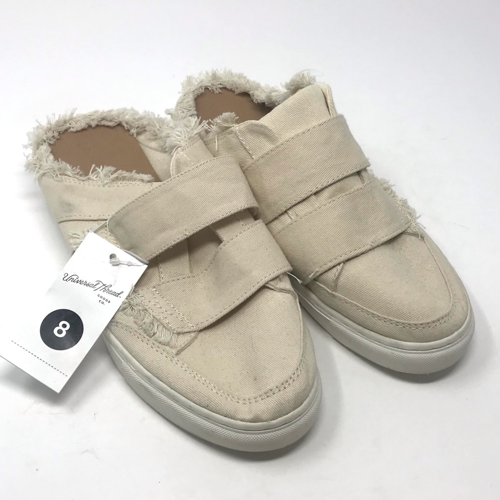 Universal Thread Cream Color Aurora Fringe Slip On Sneaker Women Sz 8
